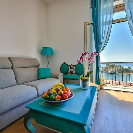 Apartment Cohen Smart House